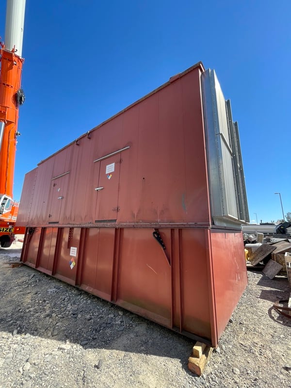 2000 KW Caterpillar #3516B, stationary generator set, diesel, 1800 RPM, 480 Volts, 649 hours, 2005 - Image 9