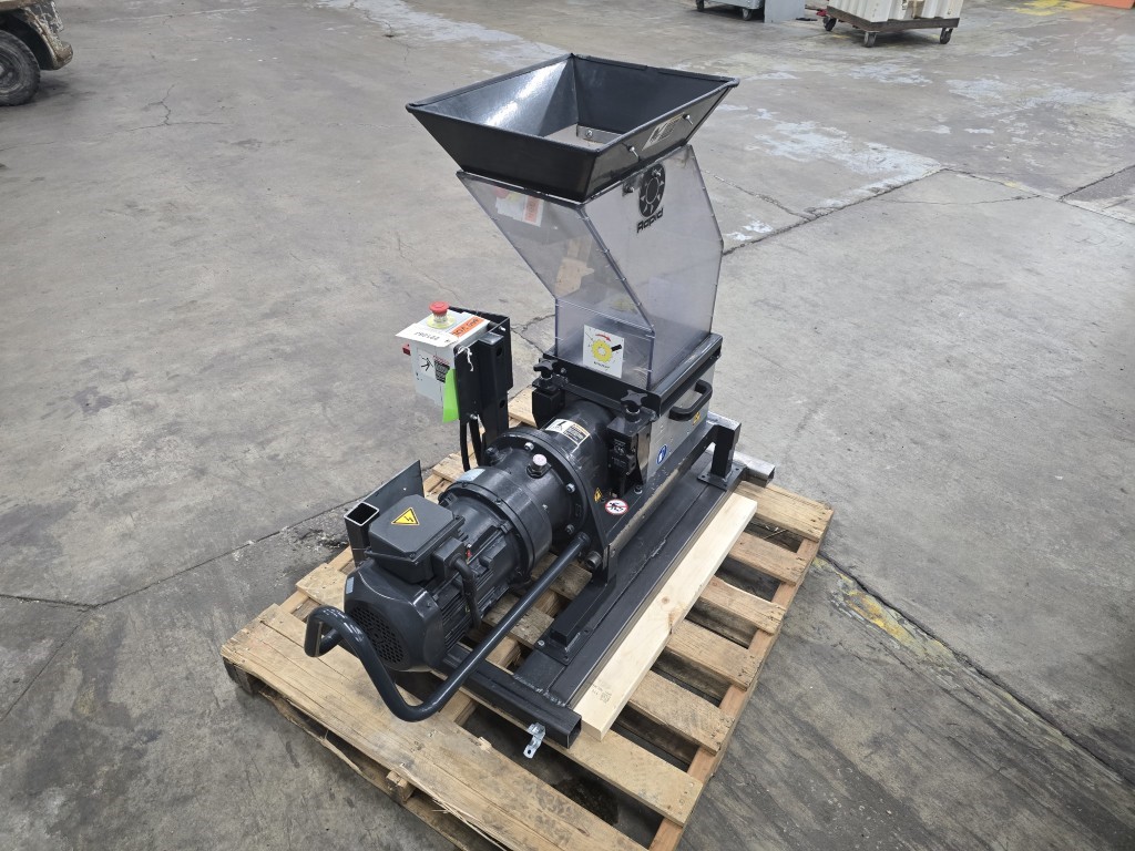8.9" x 10.4" Rapid #RG2, granulator, 3 HP, 2 bed knives, 3 fly knives - Image 7
