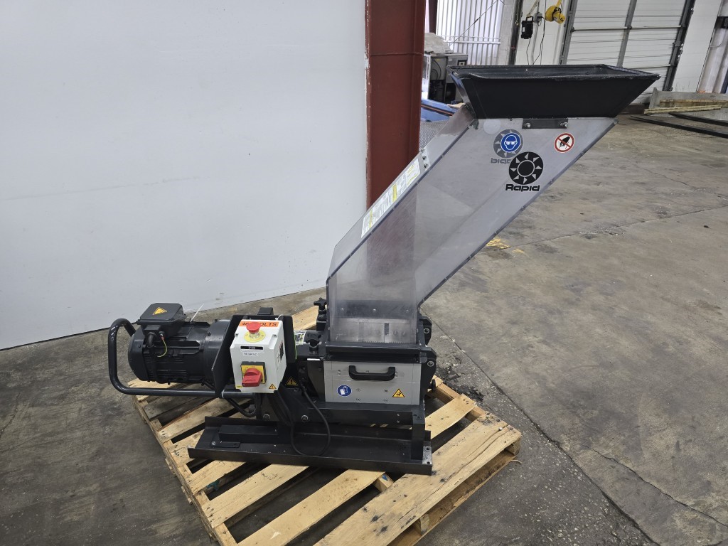 8.9" x 10.4" Rapid #RG2, granulator, 3 HP, 2 bed knives, 3 fly knives - Image 1