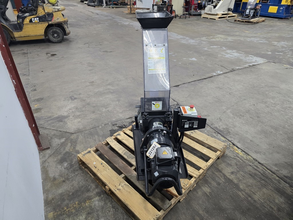 8.9" x 10.4" Rapid #RG2, granulator, 3 HP, 2 bed knives, 3 fly knives - Image 9