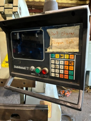 100 Ton, Accurpress #710012, CNC Hydraulic Press Brake, 12' overall, 124" between housing, 14" open, 6" Shut - Image 3
