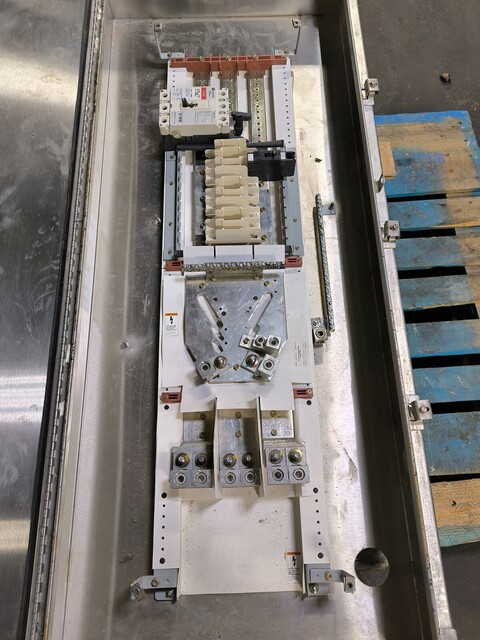 400 Amp. Eaton #PRL3A Pow-R-Line, Panelboard, 480Y/277 Volts, 3PH, weather protected enclosure, 2005 - Image 7