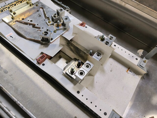 400 Amp. Eaton #PRL3A Pow-R-Line, Panelboard, 480Y/277 Volts, 3PH, weather protected enclosure, 2005 - Image 8
