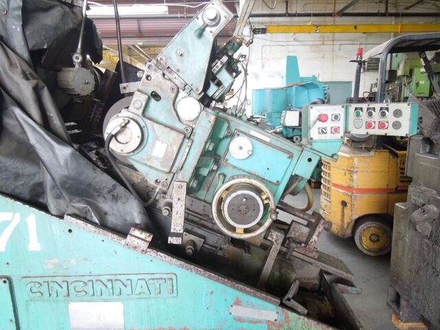 Cincinnati No. 440-20 Mdl. DE, twin grip centerless grinder, 10" diameter work capacity, 4" diameter work - Image 2
