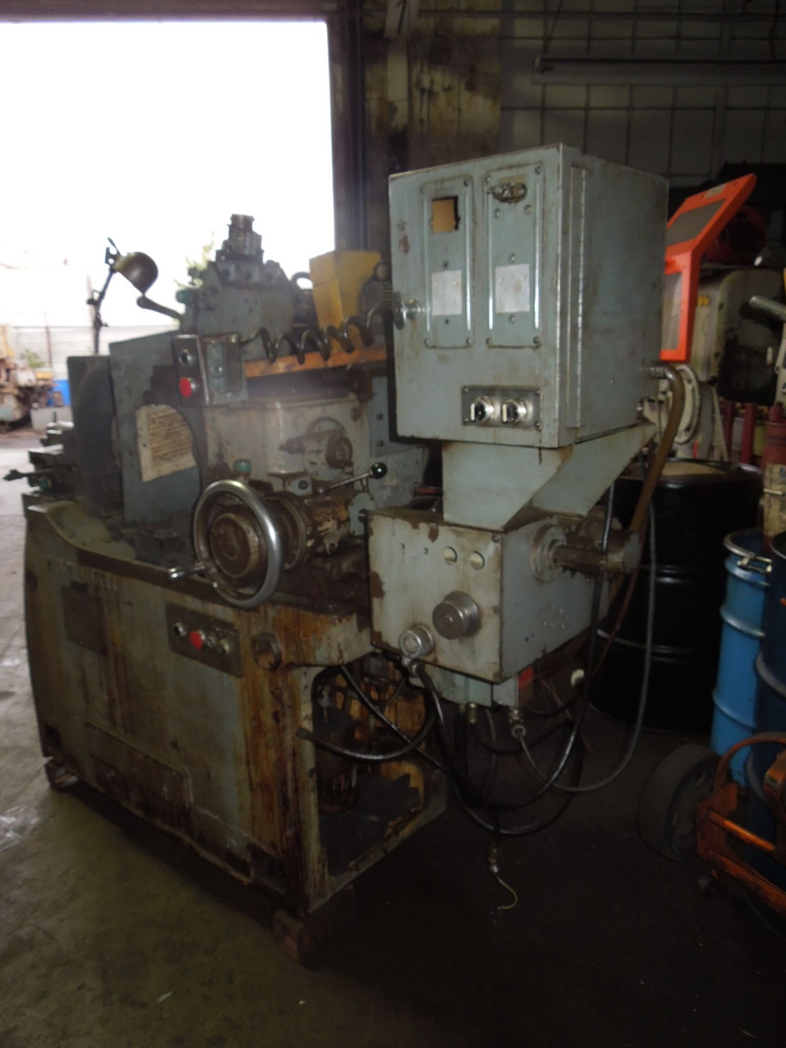 Cincinnati No. 107-4, centerless grinder, 1.5" diameter work rest capacity, 16" diameter x 4" width grinding - Image 3