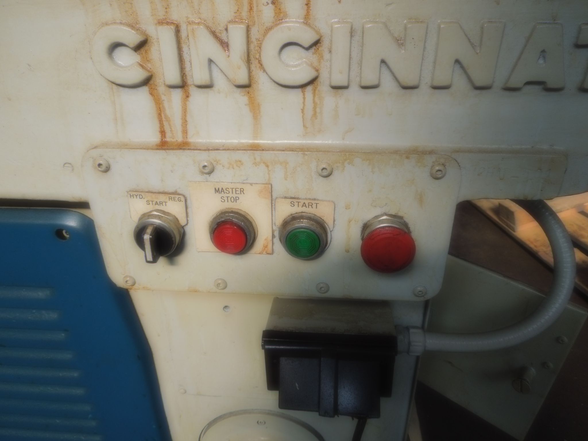 Cincinnati No. 2 Mdl. EA, centerless grinder, 3.5"/4.75" diameter work rest capacity, 20" diameter grinding - Image 2