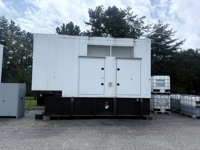 350 kW Caterpillar #C15, Diesel Generator, 480 Volts, sound attenuated enclosure, 2015 - Image 1