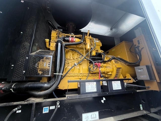350 kW Caterpillar #C15, Diesel Generator, 480 Volts, sound attenuated enclosure, 2015 - Image 3