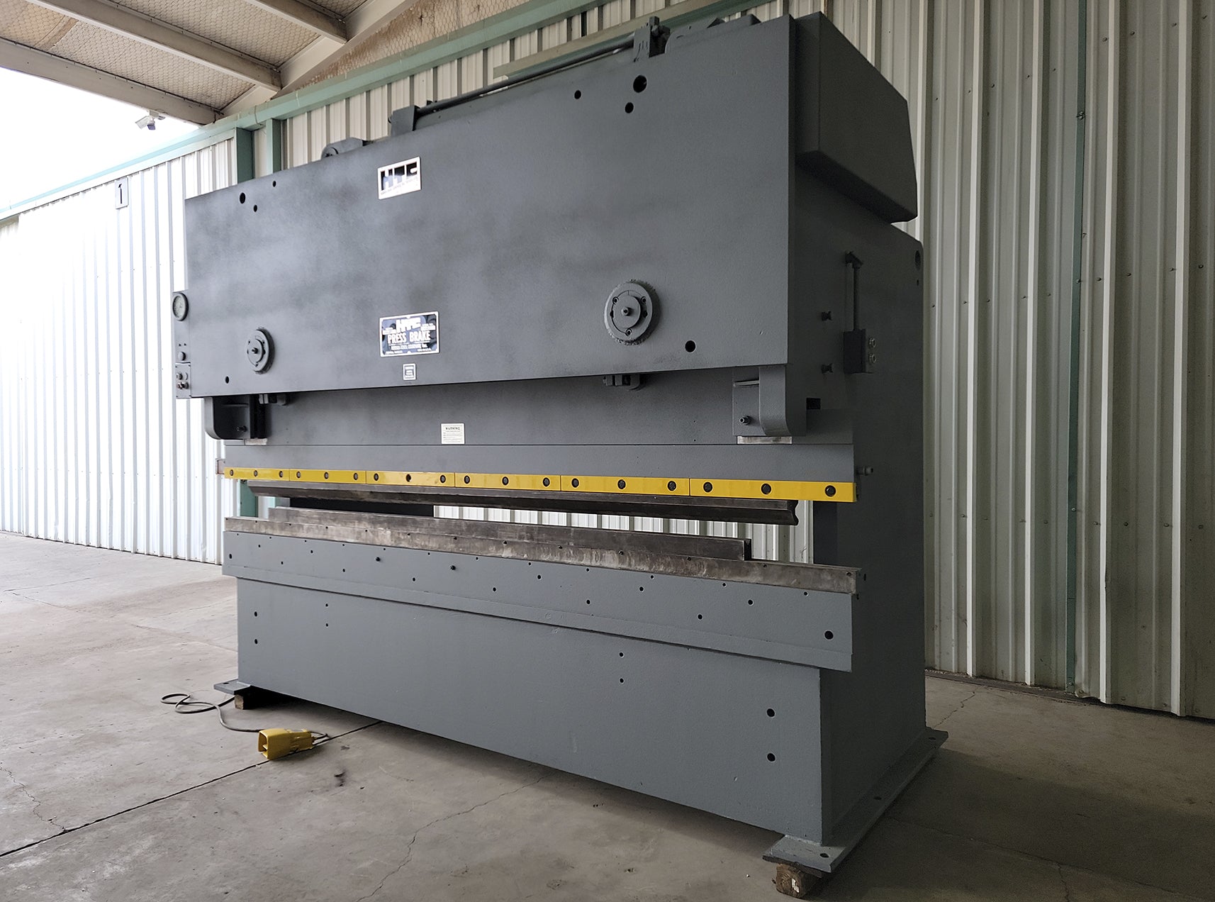 150 Ton, HTC #150-12, hydraulic press brake, 12' overall, 120" between housing, 8" throat, 3-phase - Image 2