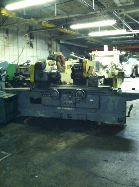 18" x 48" Cincinnati, universal cylindrical grinder, 14" diameter x 1.5" width x 5" hole grinding wheel - Image 4