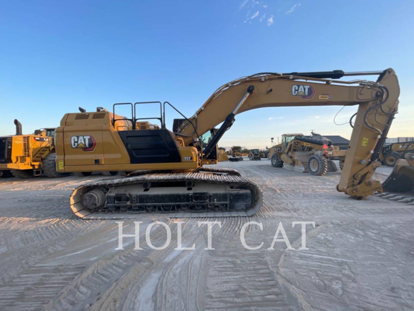 Caterpillar 352 11 TC, Crawler Excavator, 2030 hours, S/N: KXH10300, 2023 - Image 2