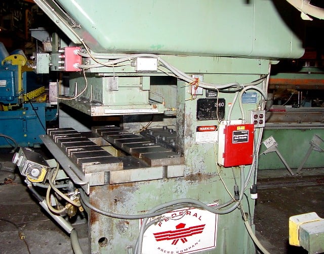 60 Ton, Federal #2-60, 4" stroke, 13" Shut Height, 54" x24" bed, 60-180 SPM, air clutch, 1982, #148055 - Image 6