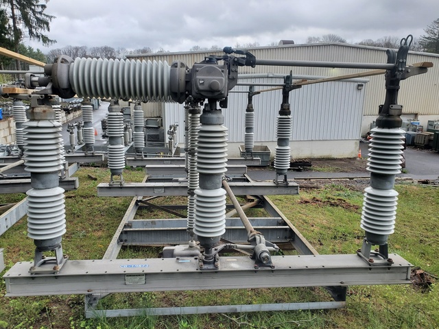 1200 Amp, S & C, No. MARK V, 121000 Volts, Circuit Switcher and Controller - Image 3