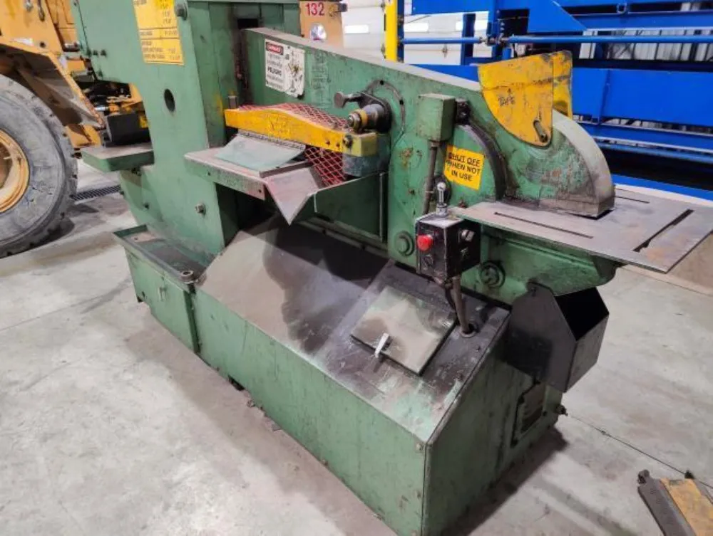 6" x 6" x 5/8" Piranha #PII140, Hydraulic Ironworker, 140 Ton, 20.5" Throat Depth, 20" L Blade, 16" x 36" - Image 3