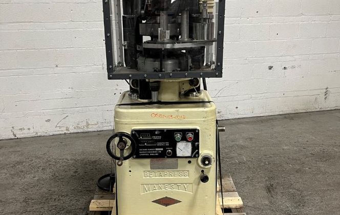 6.5 Ton, Manesty, Tablet Press, 16 Stations, 5/8" tablet diameter, 11/16" Depth of Fill, 90000 Tablets/hr. - Image 3
