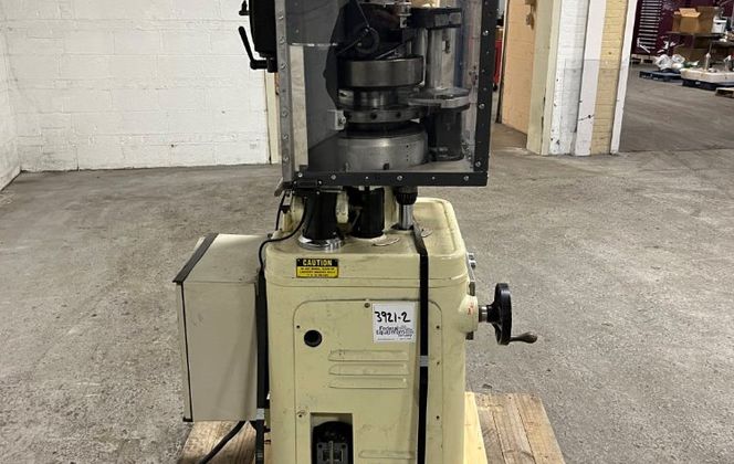 6.5 Ton, Manesty, Tablet Press, 16 Stations, 5/8" tablet diameter, 11/16" Depth of Fill, 90000 Tablets/hr. - Image 4