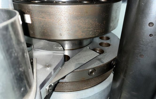 6.5 Ton, Manesty, Tablet Press, 16 Stations, 5/8" tablet diameter, 11/16" Depth of Fill, 90000 Tablets/hr. - Image 10