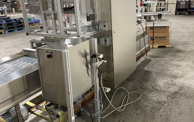 Multivac #R-230, Thermoformer, Busch Ra0100b5m3 Vacuum Pump, Neslab Chiller, Belt Conveyor, 220 V, 2001 - Image 5