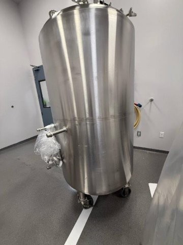 320 gallon Paul Mueller, Stainless steel jacketed tank, 50 psi, dished top & bottom, 1988 - Image 3
