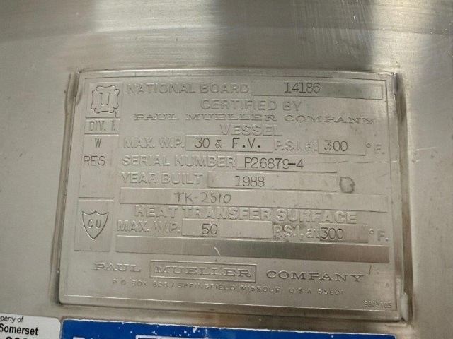 320 gallon Paul Mueller, Stainless steel jacketed tank, 50 psi, dished top & bottom, 1988 - Image 10