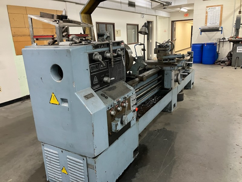 20" x 120" Tarnow, 4" spinlde hole, steady rest, inch and metric threading - Image 3