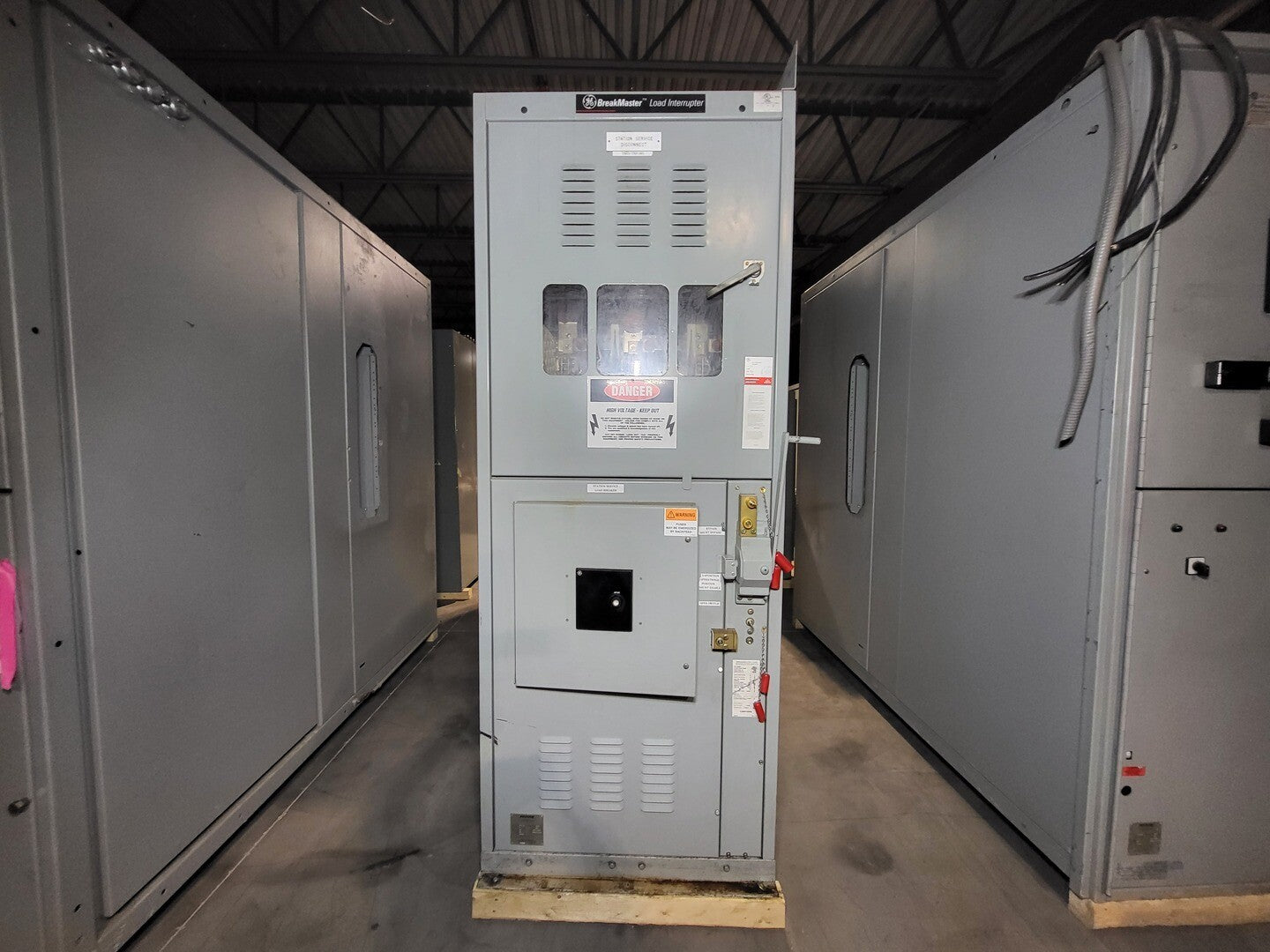 1200 Amp. General Electric Industrial Systems, 64235115-N, Breakmaster load interrupter switch, 2009 - Image 1