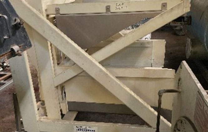 Material Transfer And Storage Inc., Container Discharger, w/Hydraulic Pack & Discharge Chute - Image 2