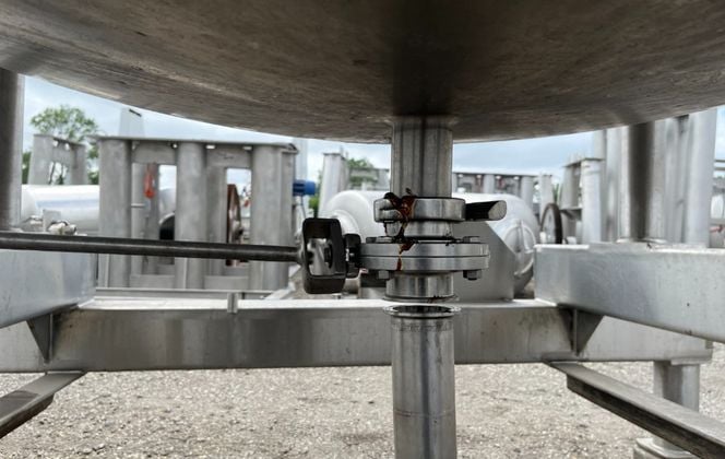 630 gallon Cherry Burrell, Receiver Tank, Stainless Steel, 72" diameter x 30" straight side, 18" Top Manway - Image 9