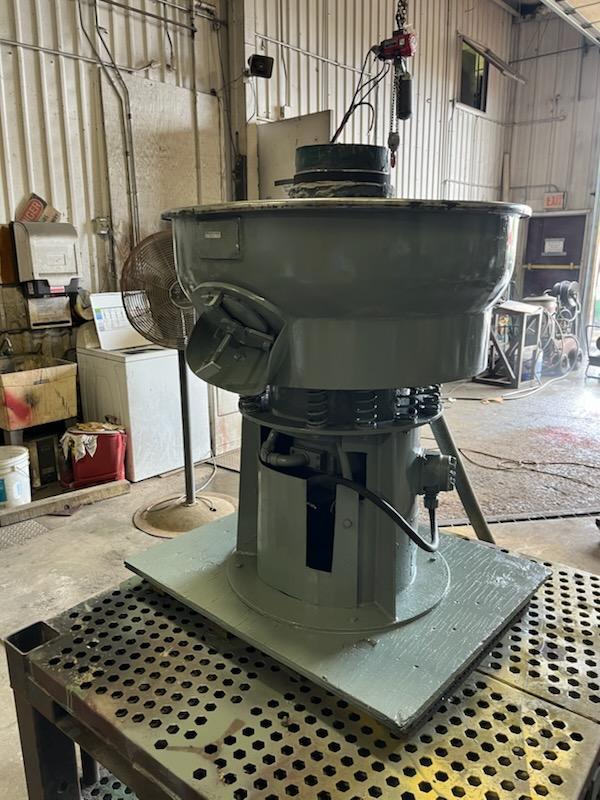 Sweco #FM-3HA, vibratory finisher, 3 cu.ft., 1.25 HP, 32" bowl, 230/460 V., 3 phase - Image 3