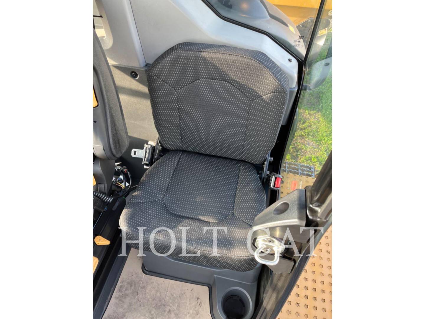 Caterpillar 725, Articulated Truck, 1280 hours, S/N: 3T900911, 2023 - Image 7