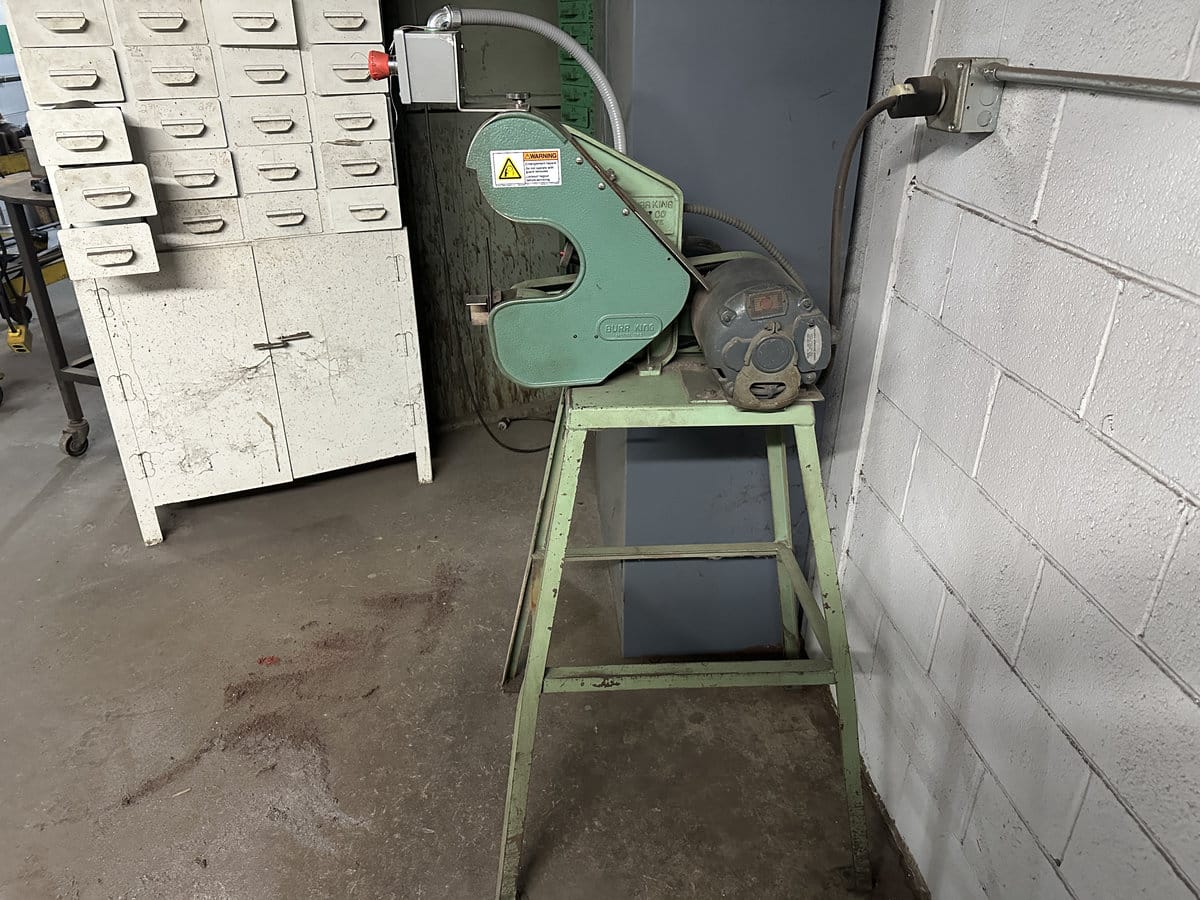 1" x 42" Burr King #562, pedestal belt sander, 1/2 HP, 480 V. - Image 1