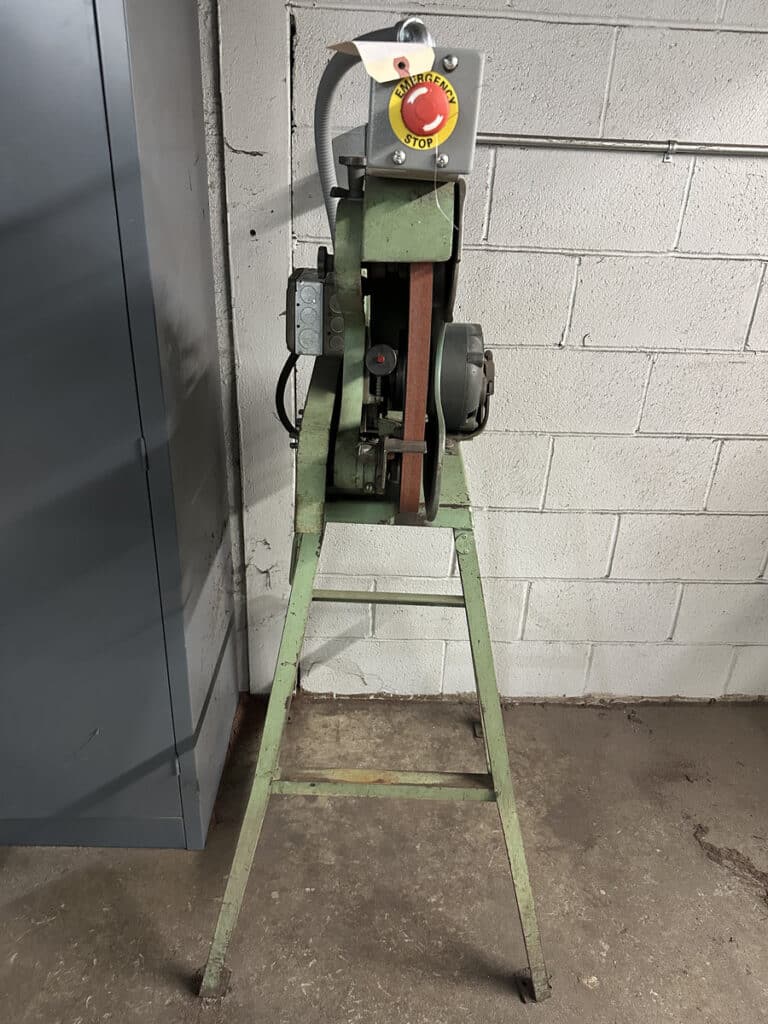 1" x 42" Burr King #562, pedestal belt sander, 1/2 HP, 480 V. - Image 3