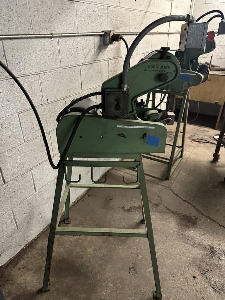 1" x 42" Burr King #562, pedestal belt sander, 1/2 HP, 480 V. - Image 4