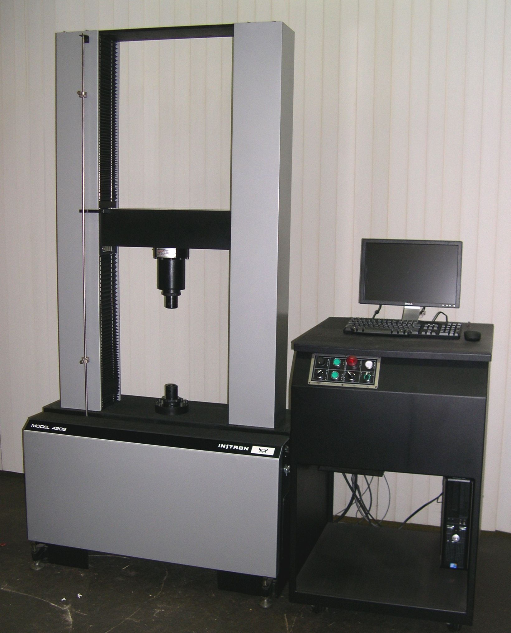 30000 lb. (150 kN) Instron #4483, reconditioned/retrofiited & certified - Image 2