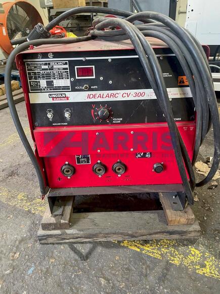 Lincoln #Idealarc-CV-300, welding power source - Image 1