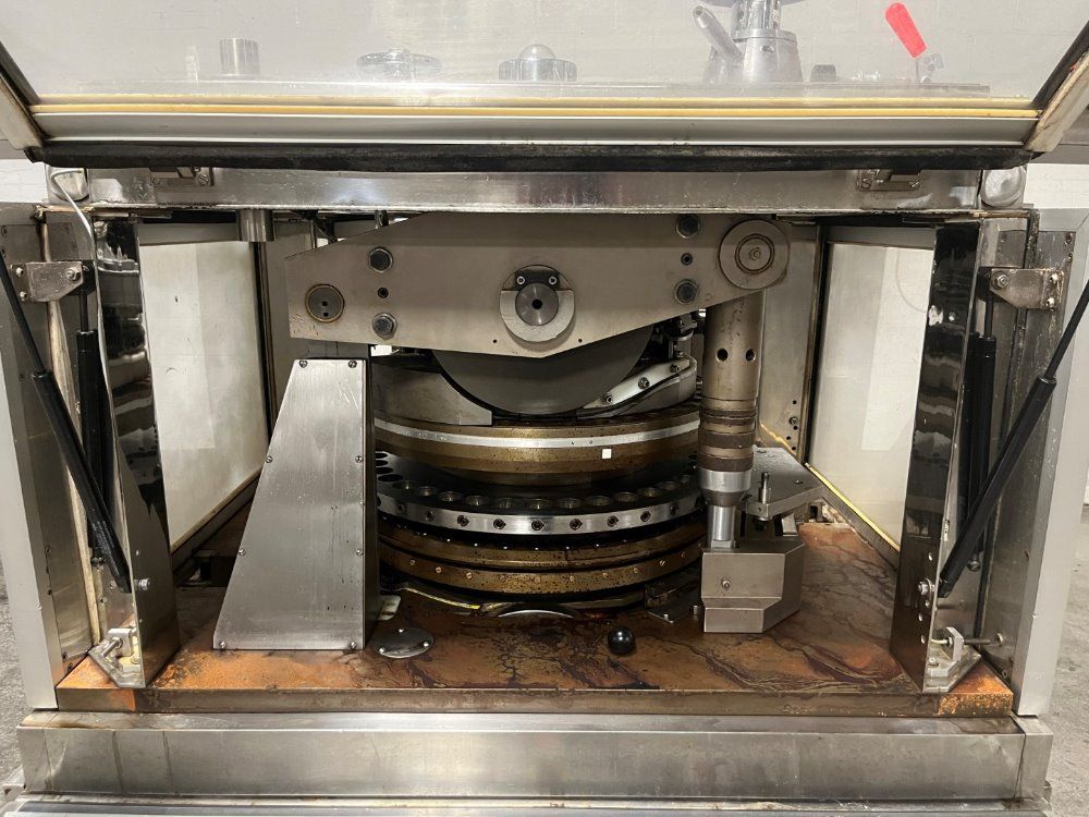 Manesty #MKIIA, Tablet Press, Rebuilt by IPR, 39-Station, Double Sided, 10 HP, 1760 RPM, 208-230/460 V, 2004 - Image 6