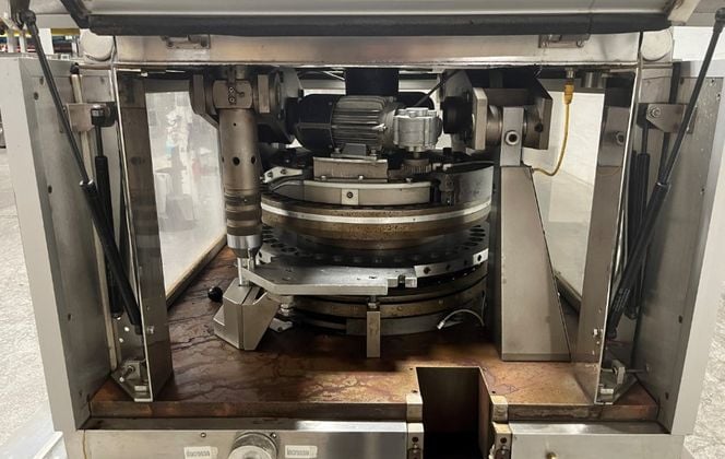 Manesty #MKIIA, Tablet Press, Rebuilt by IPR, 39-Station, Double Sided, 10 HP, 1760 RPM, 208-230/460 V, 2004 - Image 9