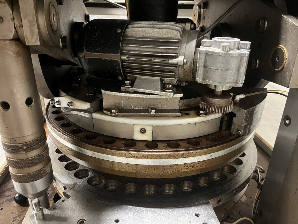 Manesty #MKIIA, Tablet Press, Rebuilt by IPR, 39-Station, Double Sided, 10 HP, 1760 RPM, 208-230/460 V, 2004 - Image 11