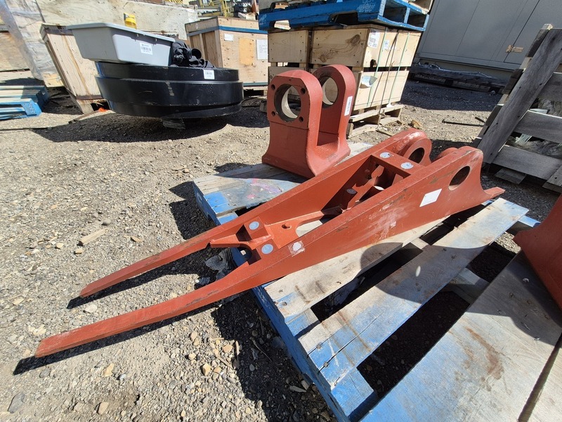 Komatsu #195-71-61360, welded brakcet right hand, like new - Image 5