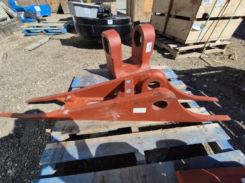 Komatsu #195-71-61360, welded brakcet right hand, like new - Image 6