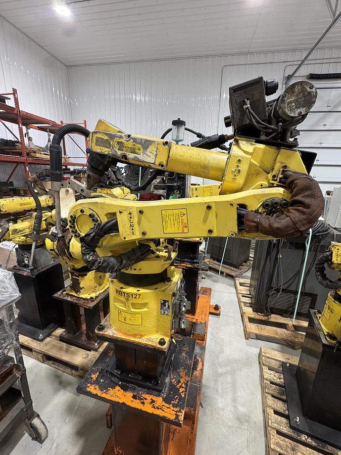 Fanuc, ArcMate 100iB, mig welding robot with RJ3iB control, 6-Axis, 6 Kg, 1373mm reach - Image 1