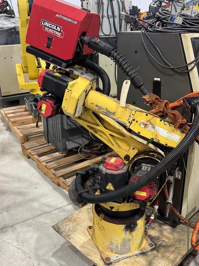 Fanuc, ArcMate 100iBe, mig welding robot with RJ3iB control, 6-Axis, 6 Kg, 1373mm reach - Image 1