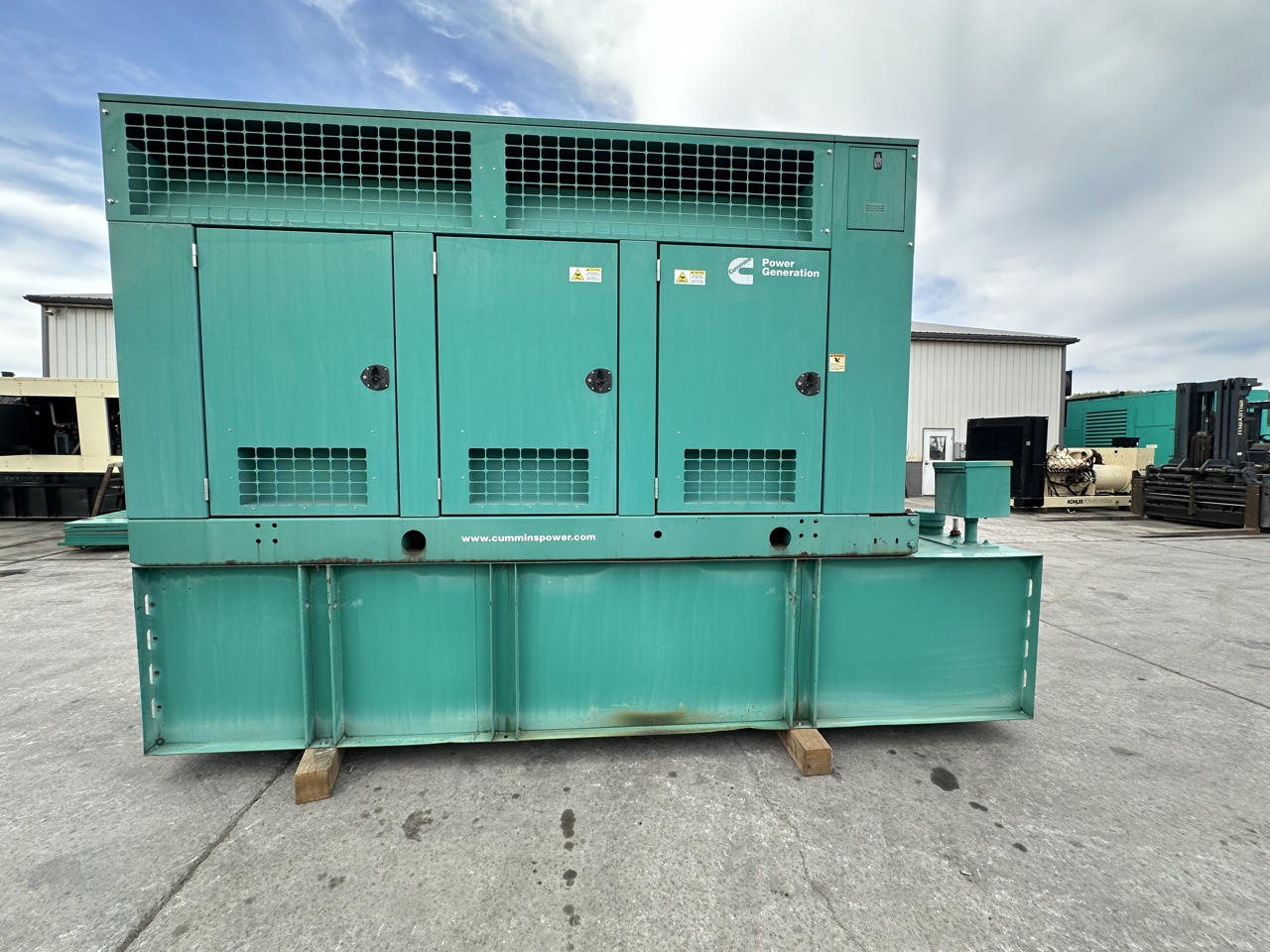 500 KW Cummins, Onan #QSX15-G9, diesel generator set w/enclosure & base fuel tank, 120/240 Volts, Tier 2 - Image 4