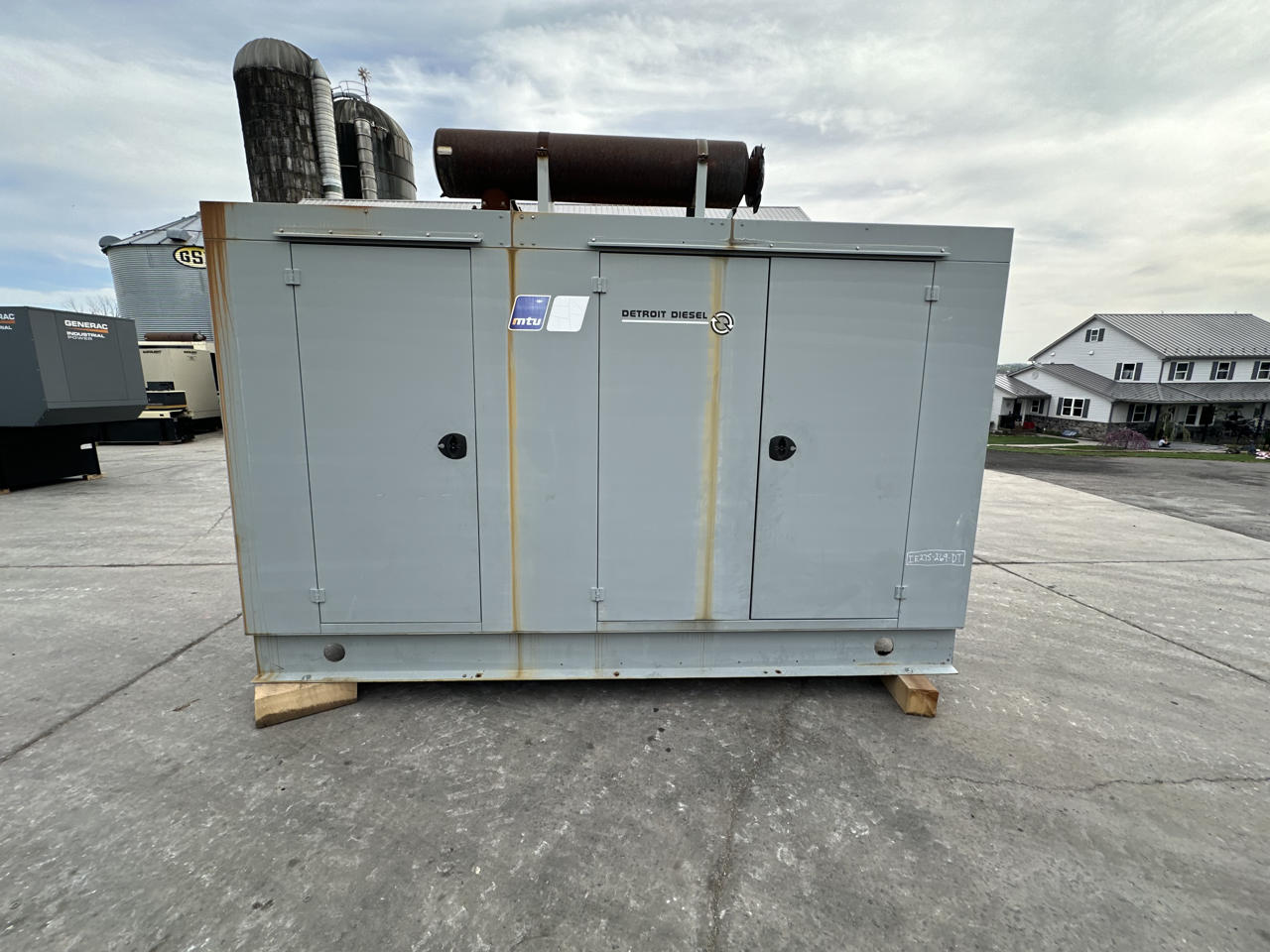 275 KW MTU #6090HF485, diesel generator w/enclosure, 9 liter J Deere engine, 277/480 Volts, Tier 3 - Image 1