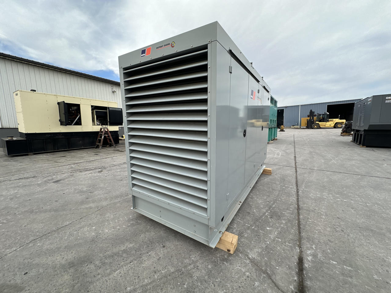 275 KW MTU #6090HF485, diesel generator w/enclosure, 9 liter J Deere engine, 277/480 Volts, Tier 3 - Image 5
