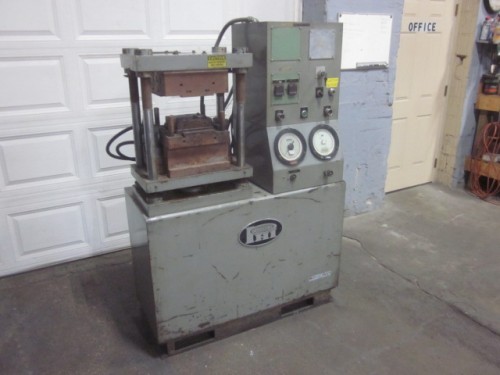 20 Ton, PHI #S20MR-241C-5-M3-D, 4-post hydraulic upacting press, electric platen, Partlow 1160 digital temp - Image 2