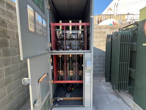 600 Amp. ABB, BreakMaster, 15 KV switch, 1 Section - NEMA 3R enclosure, 600 A Bus, 3 Phase/3 Wire, 15 kV, 95 - Image 4
