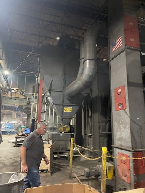 Wheelabrator shot blast machine w/ dust collector for sale - Image 10
