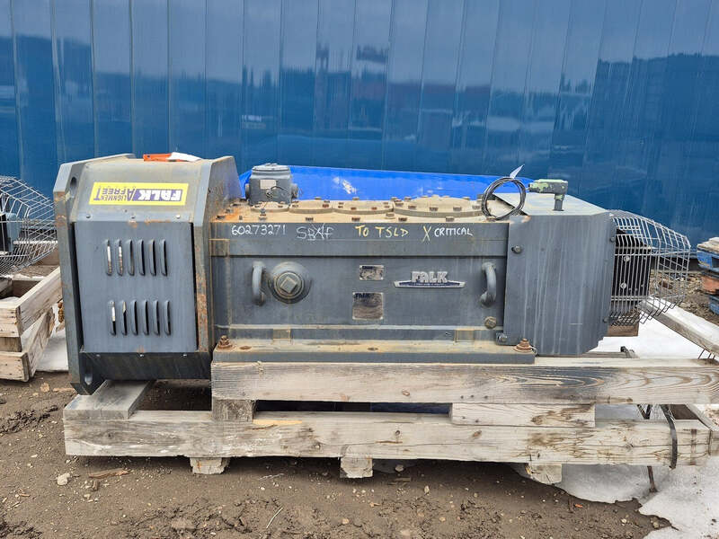 200 HP @ 1750 RPM, Falk #425ABRCM3-CS, enclosed gear drive, reducer w/accessories, 25.20:1 ratio, 2006 - Image 1