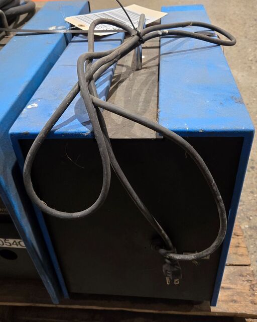 CK Ck Worldwide #WF-3, wire feeder used - Image 2